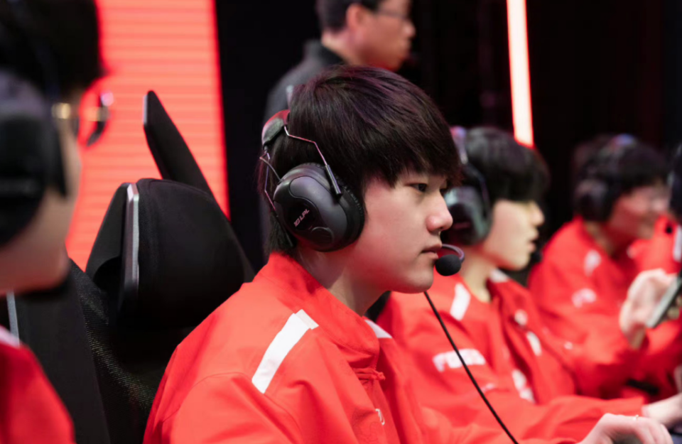 亚博-JackeyLove爆冷击败老鹰，逆转引爆全场！的简单介绍