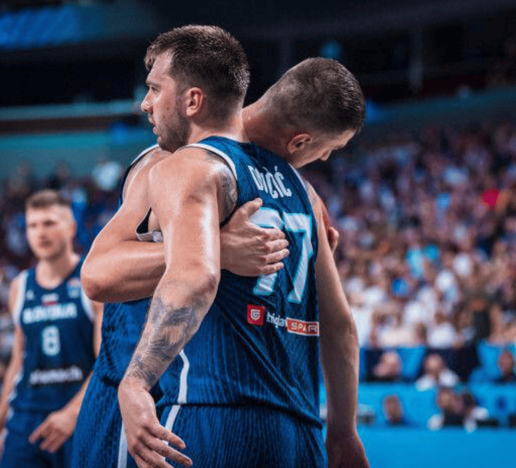 关于东契奇在西班牙队比赛中势不可挡,战术调整引发热议!的信息 关于东契奇在西班牙队比赛中势不可挡,战术调整引发热议!的信息