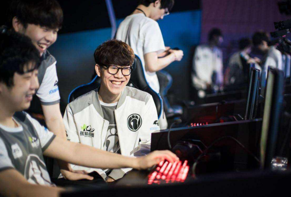 亚博体育-Uzi巅峰对决，TheShy与80激战切尔西分钟，连败胜负难料！的简单介绍