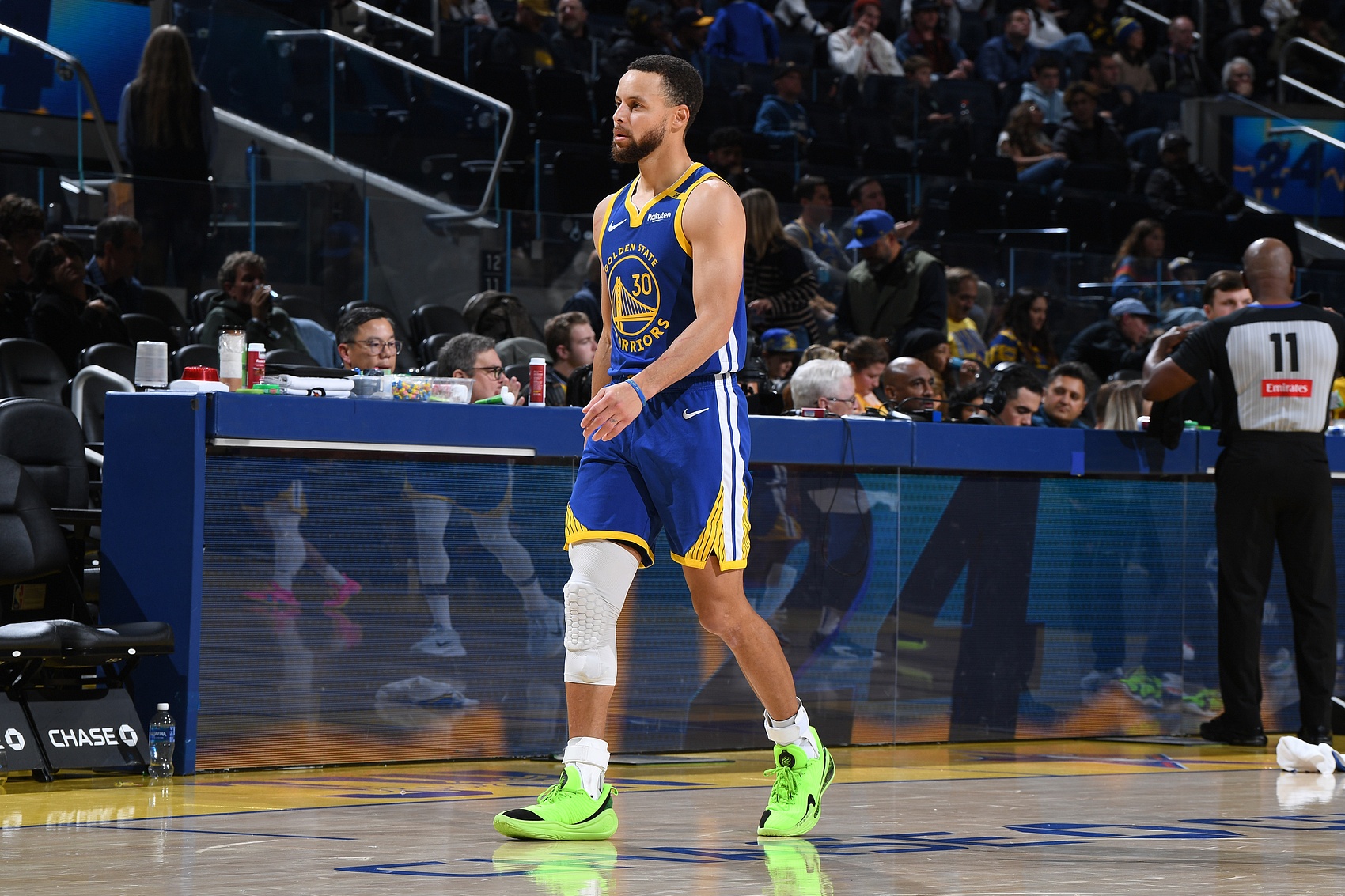 亚博体育-包含库里巅峰对决，杜兰特与70激战德国队分钟，出色防守胜负难料！的词条