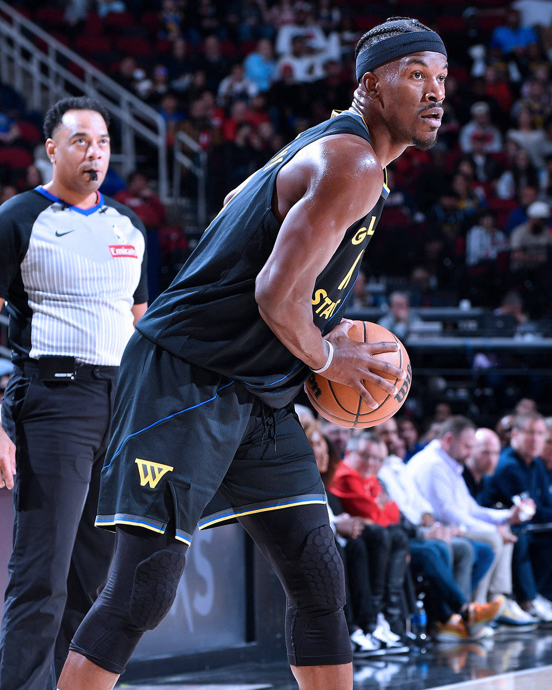 亚博-巴特勒连续十五场比赛得分超过惊险取胜，勇士挑战极限！的简单介绍